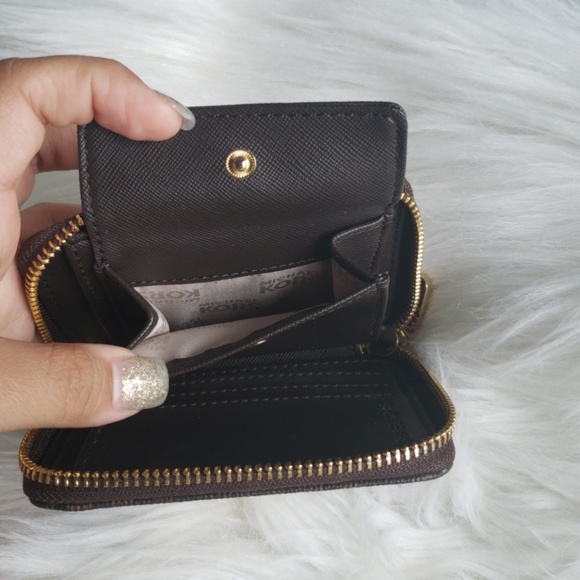 Brown Michael Kors Signature Wallet! - Picture 4 of 6